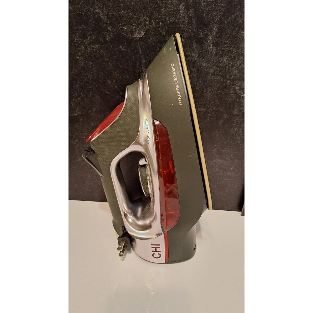 CHI ELECTRONIC STEAM IRON RETRACTABLE CORD TITANIUM CERAMIC 1700W